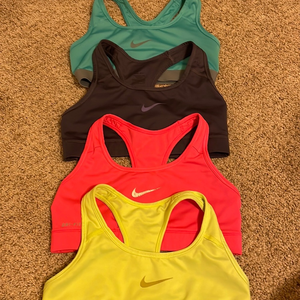 NIKE SPORTS BRAS